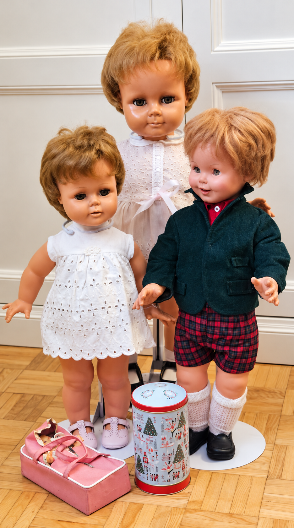Isabelle et Marianne de Raynal, avec Mariolino de Furga — Isabelle et Marianne de Raynal, avec Mariolino de Furga — vue 1.